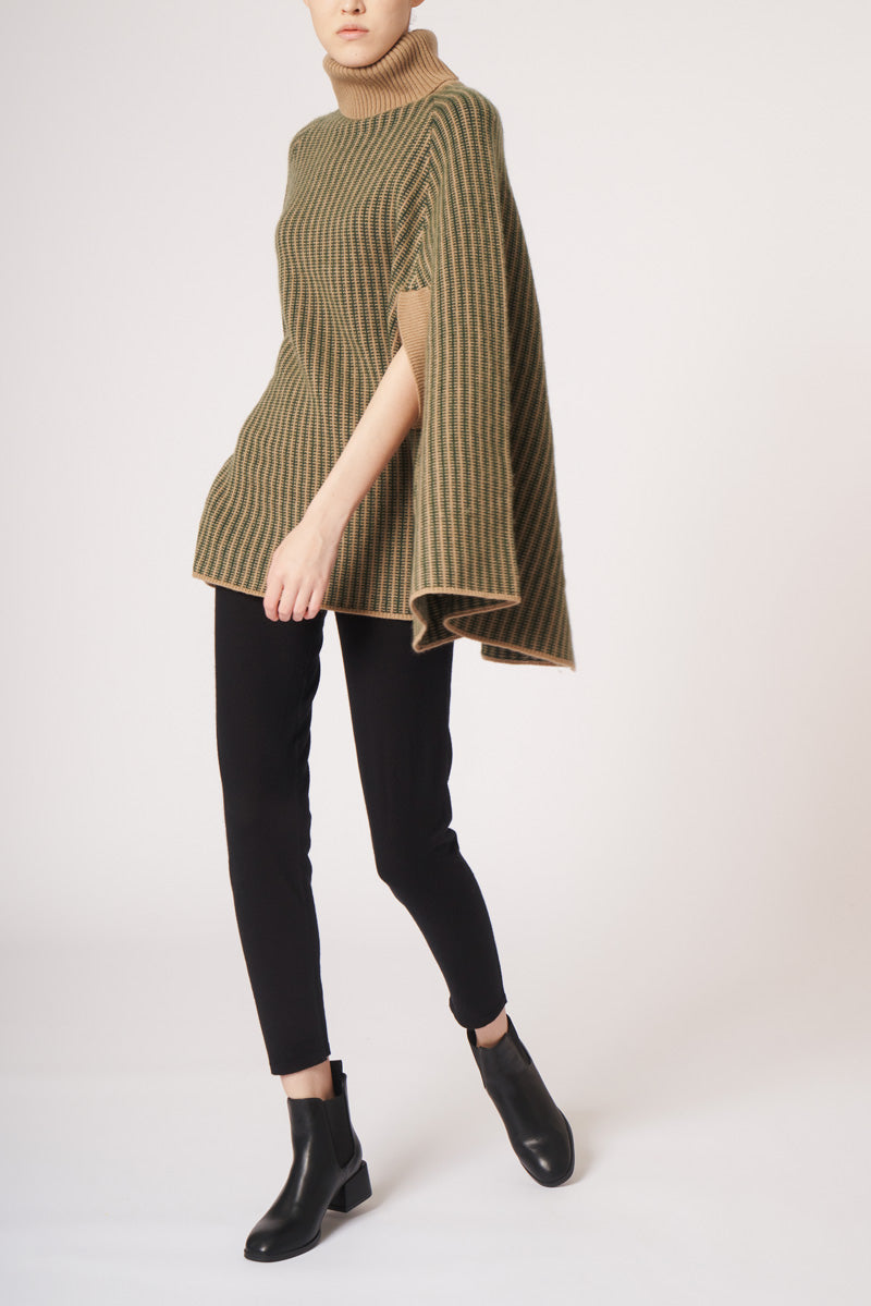 CAIUS Poncho