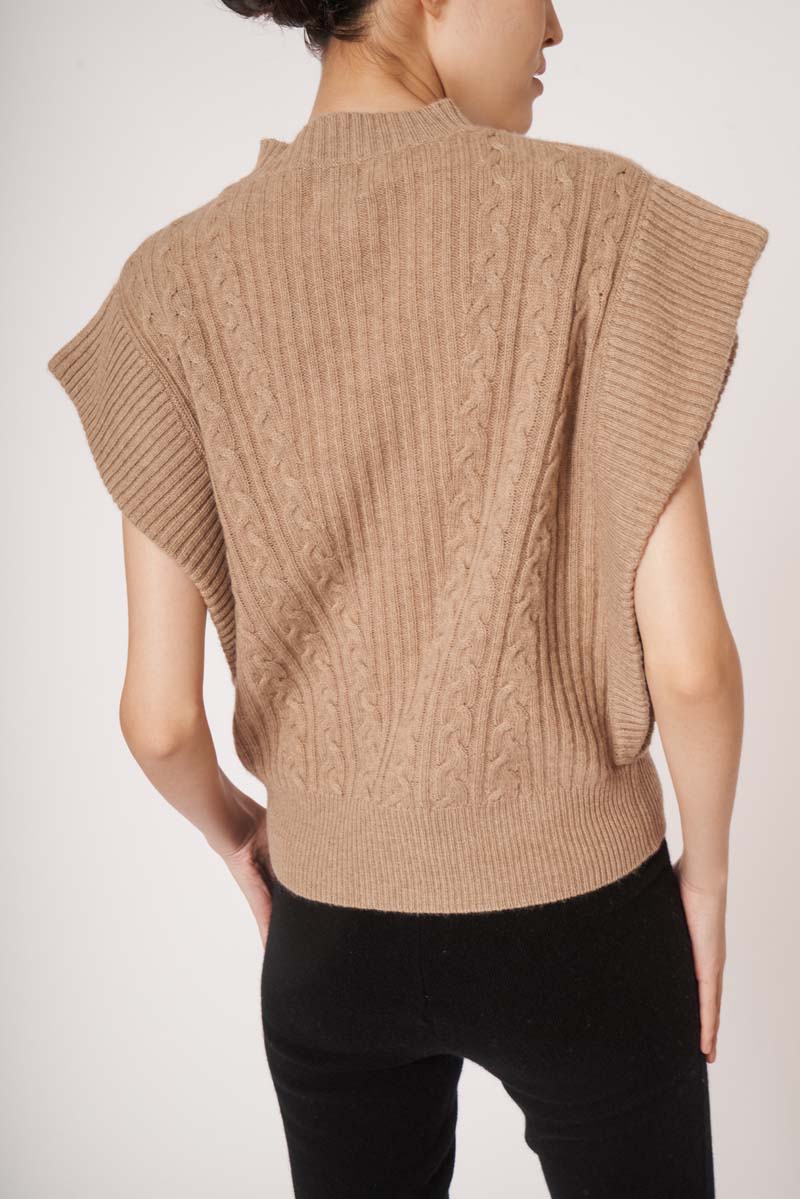 EMILIA Top